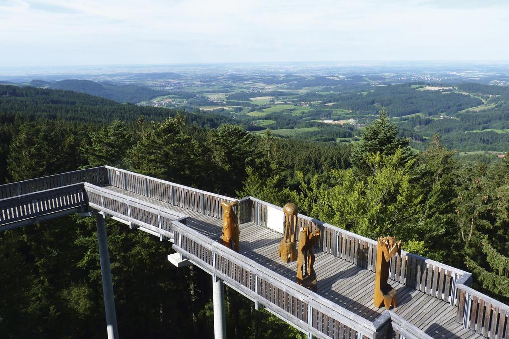 סנקט אנגלמר Landgasthof Zum Hirschenstein, Pension Garni מראה חיצוני תמונה