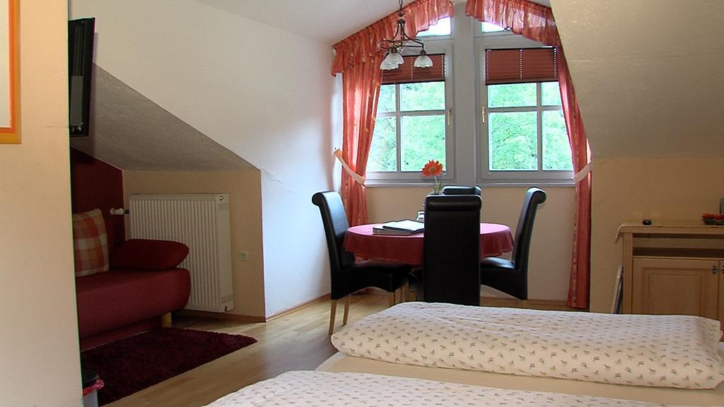 סנקט אנגלמר Landgasthof Zum Hirschenstein, Pension Garni מראה חיצוני תמונה