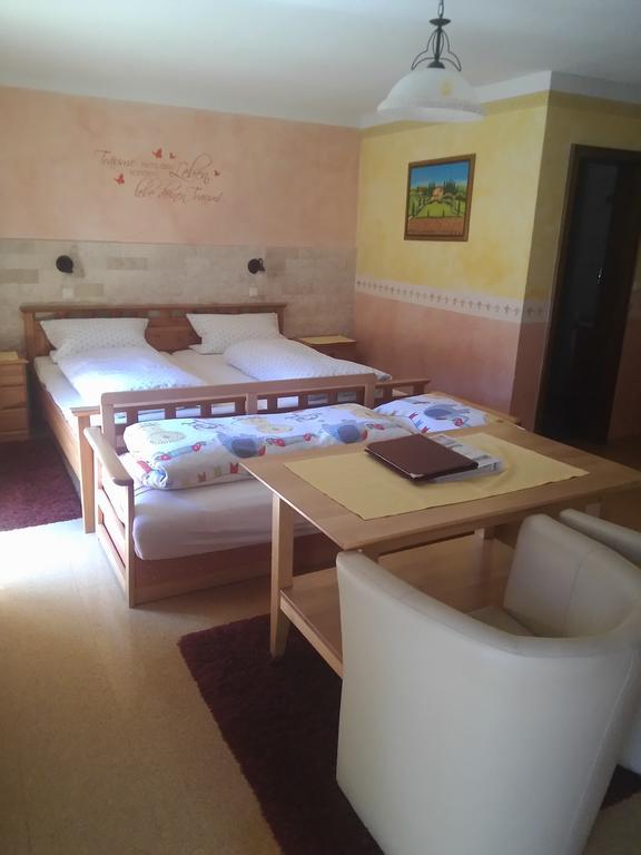 סנקט אנגלמר Landgasthof Zum Hirschenstein, Pension Garni מראה חיצוני תמונה