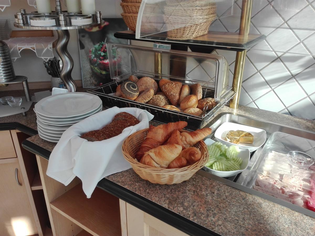 סנקט אנגלמר Landgasthof Zum Hirschenstein, Pension Garni מראה חיצוני תמונה